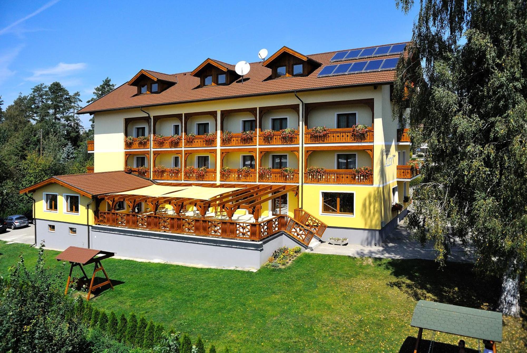 Hotel Alex Санкт-Канциан Экстерьер фото