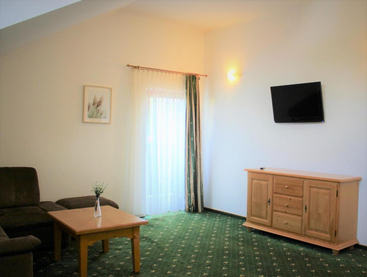 Hotel Alex Санкт-Канциан Экстерьер фото